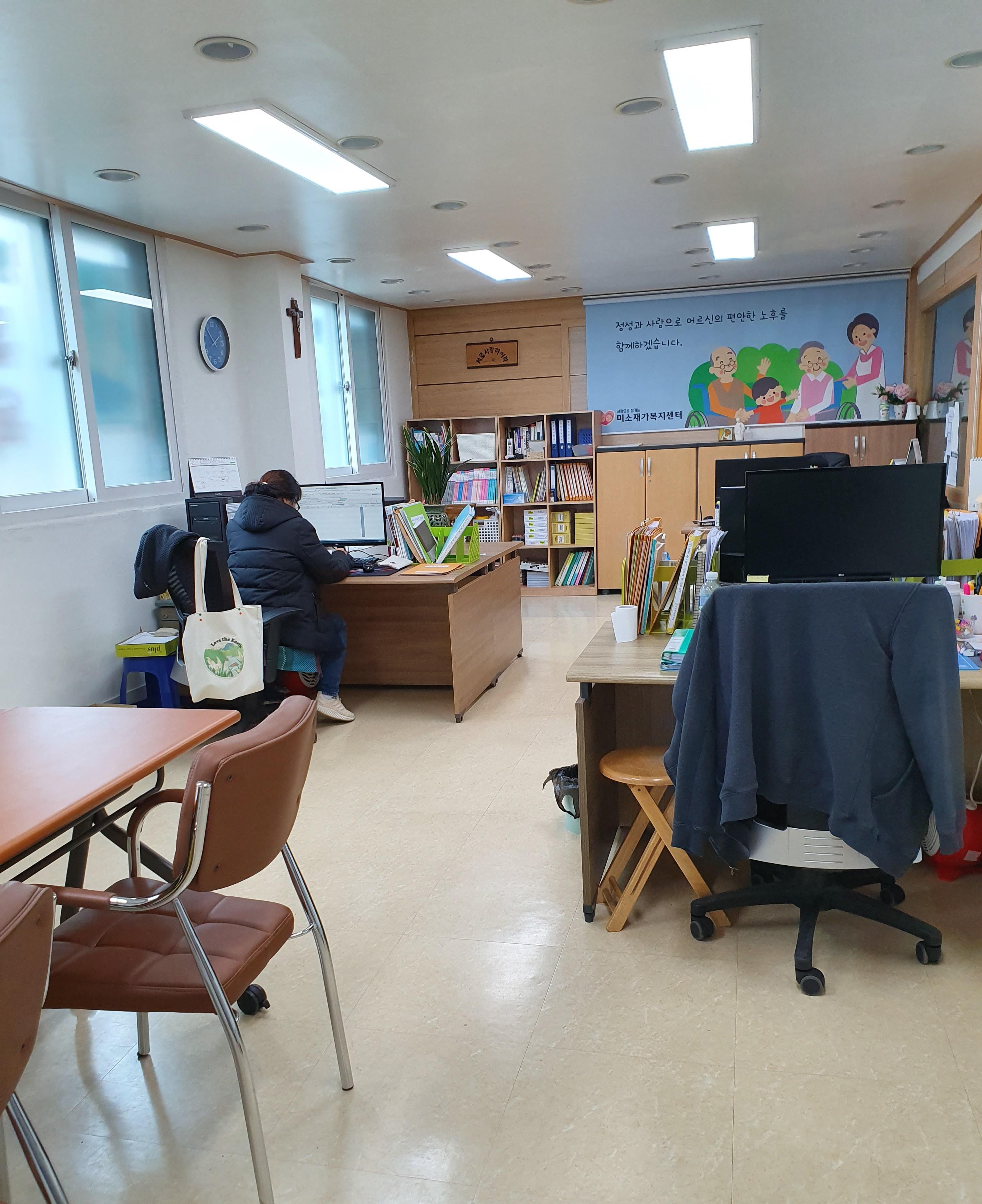 센터 이미지