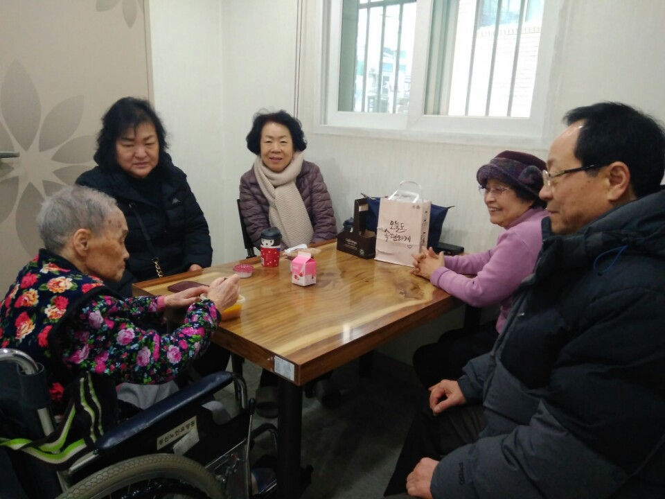 센터 이미지