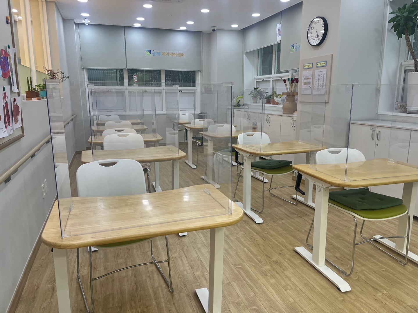 센터 이미지