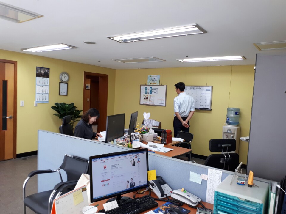 센터 이미지