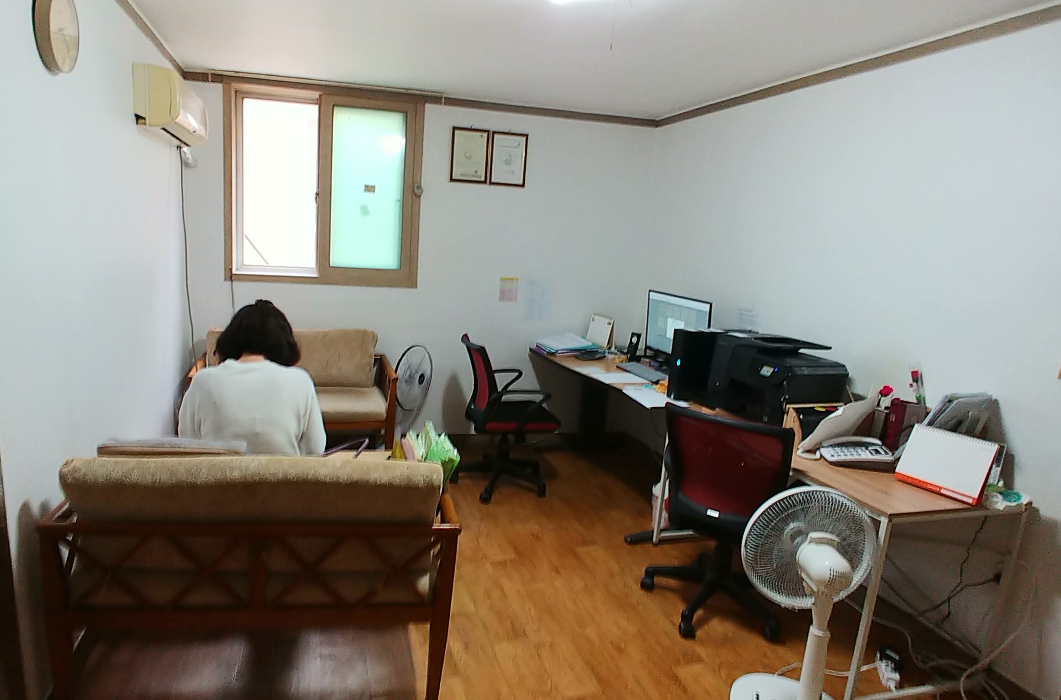센터 이미지