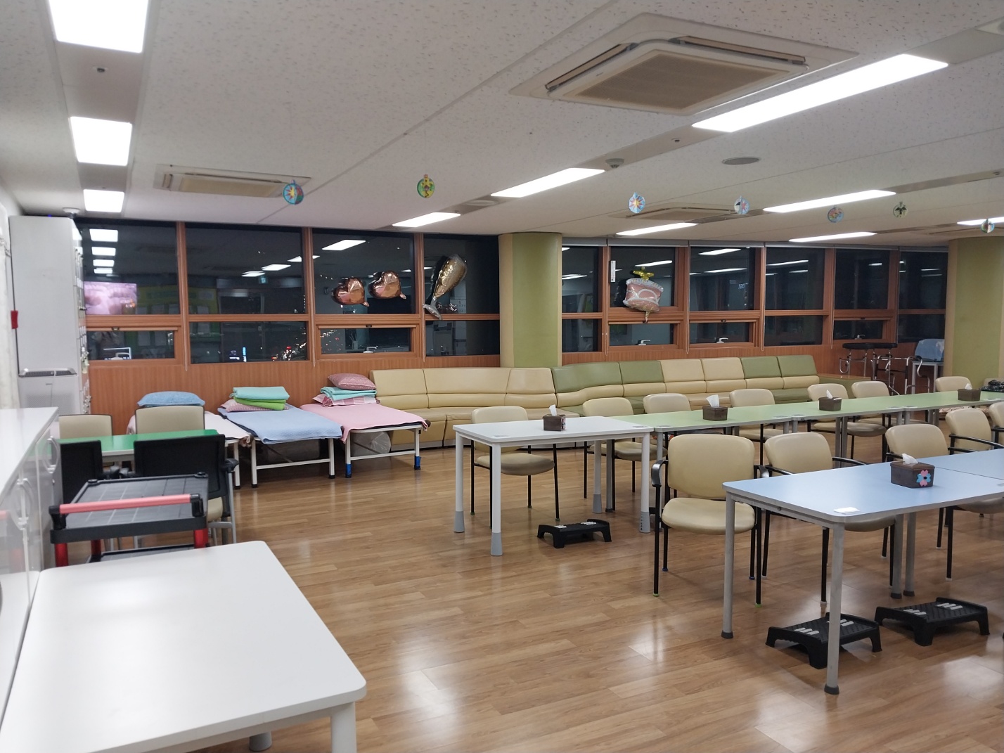 센터 이미지