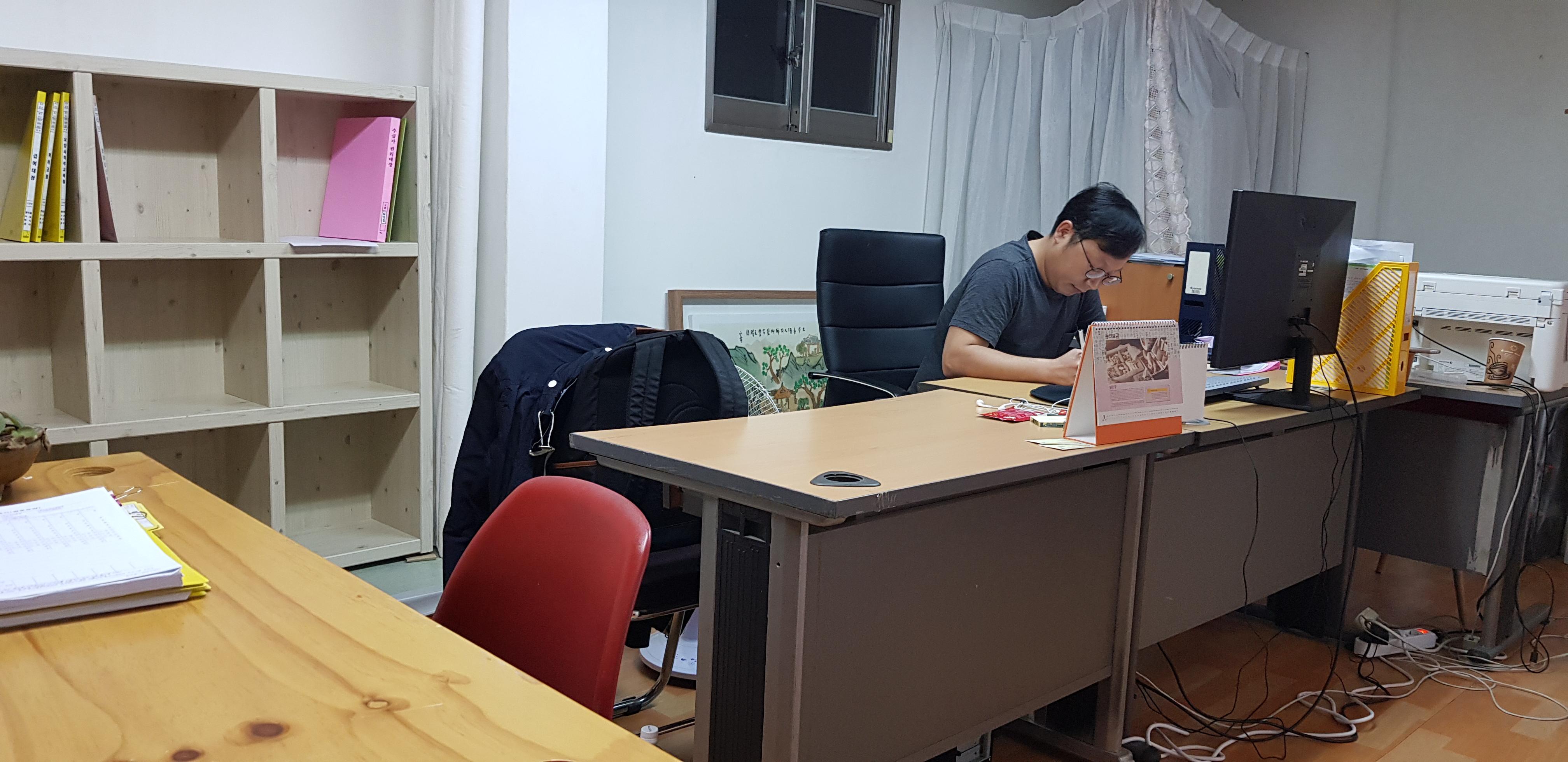 센터 이미지