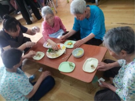 센터 이미지