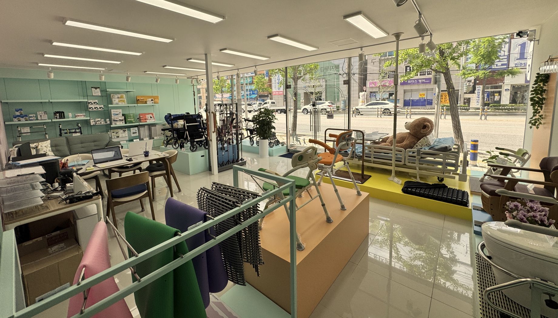 센터 이미지