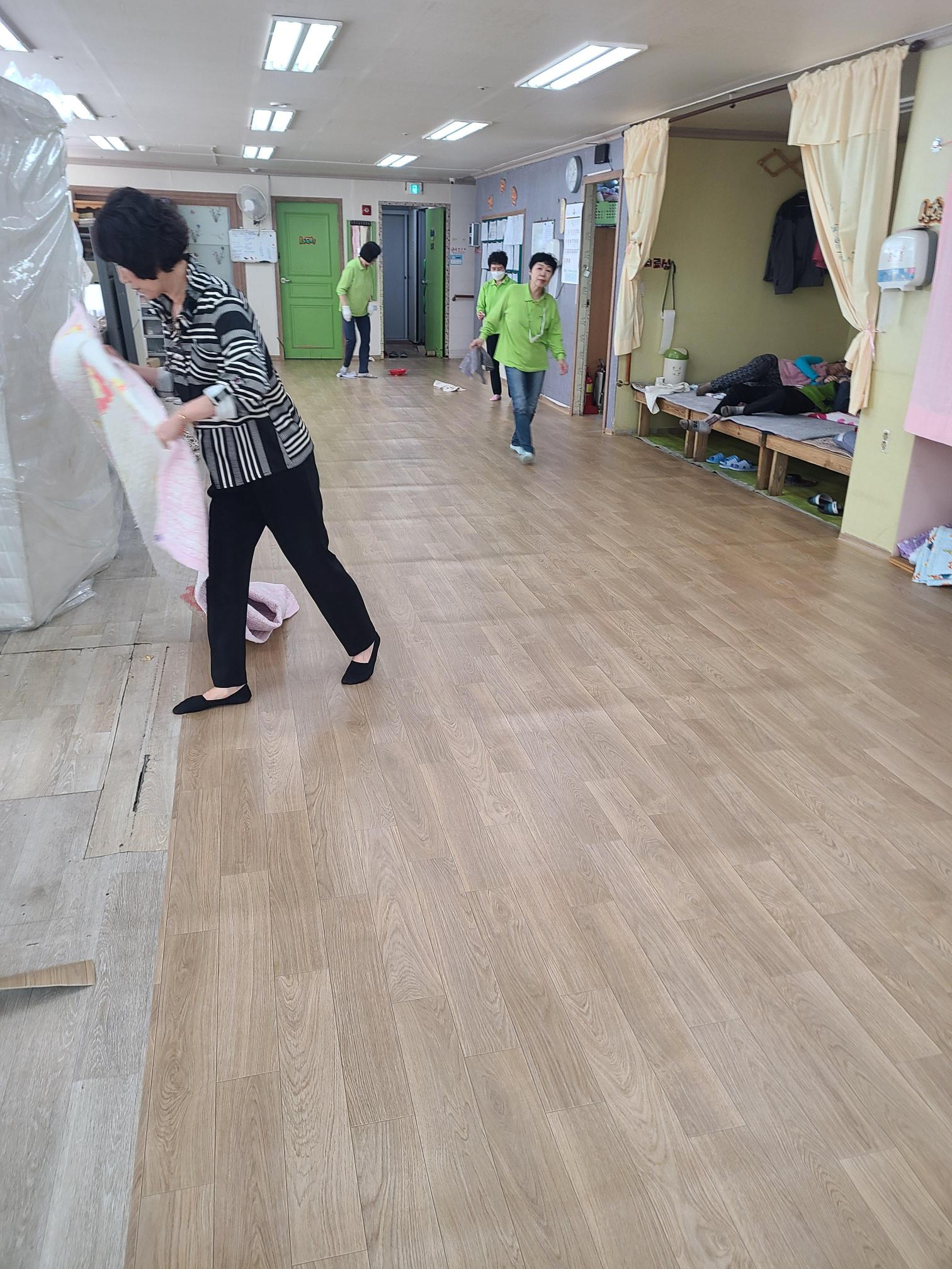 센터 이미지