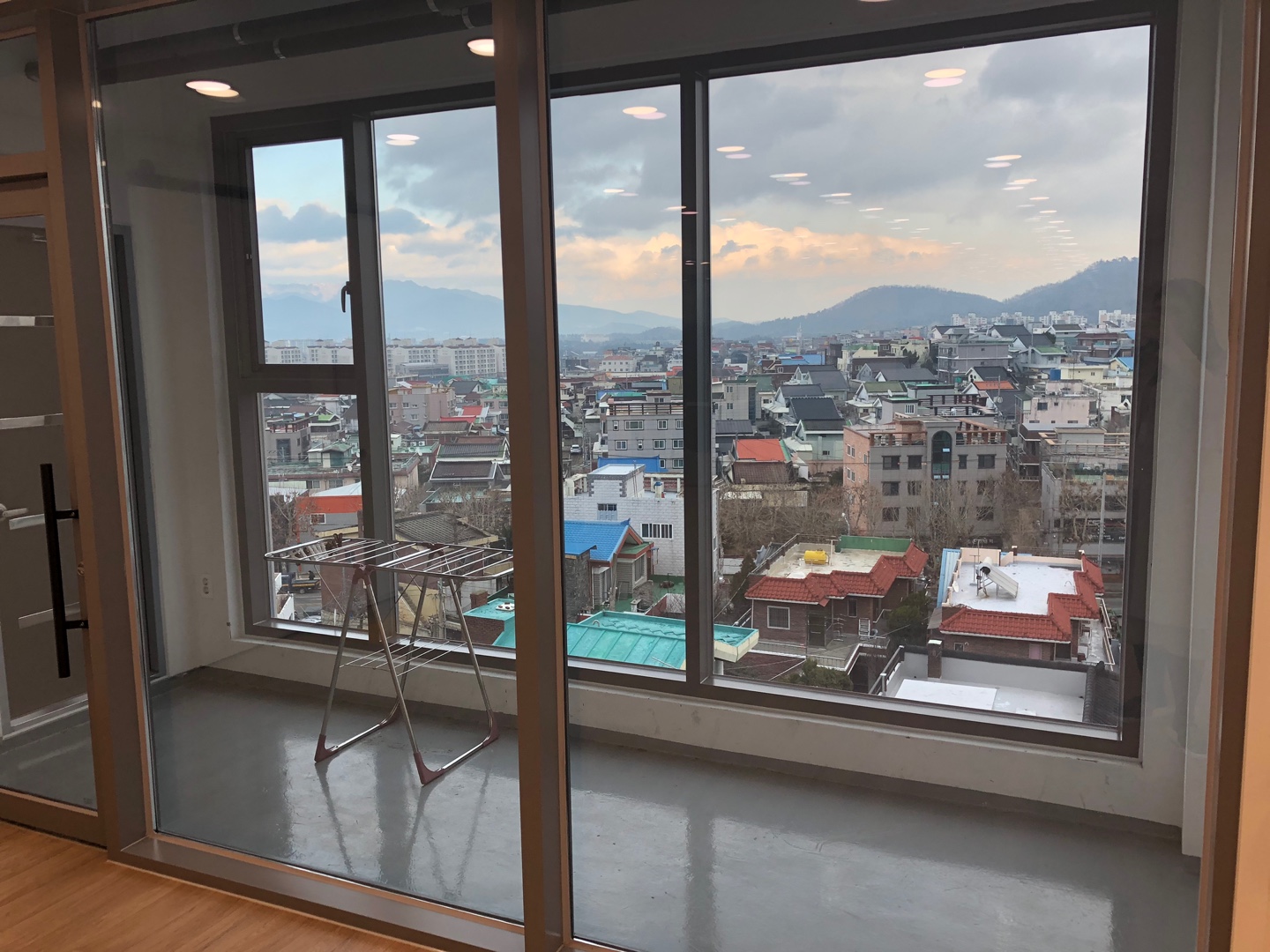 센터 이미지