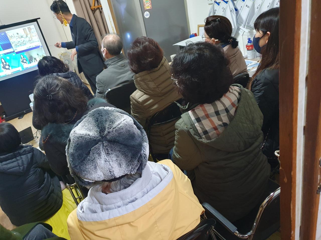 센터 이미지
