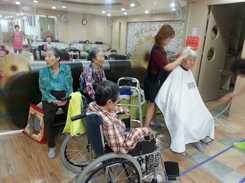 센터 이미지