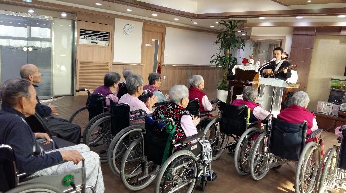 센터 이미지