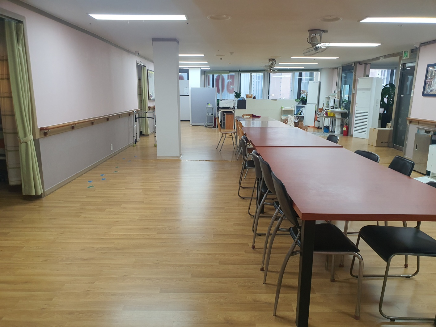 센터 이미지