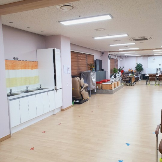 센터 이미지