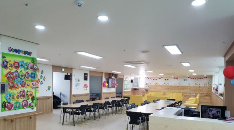 센터 이미지