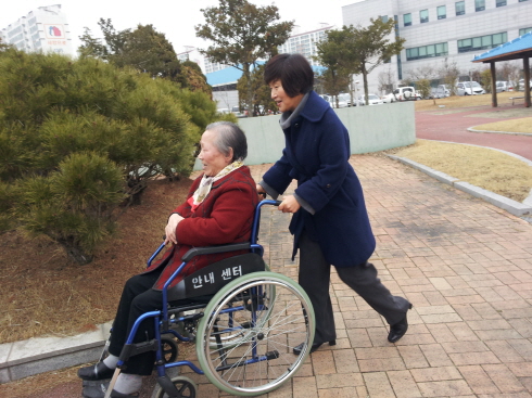 센터 이미지