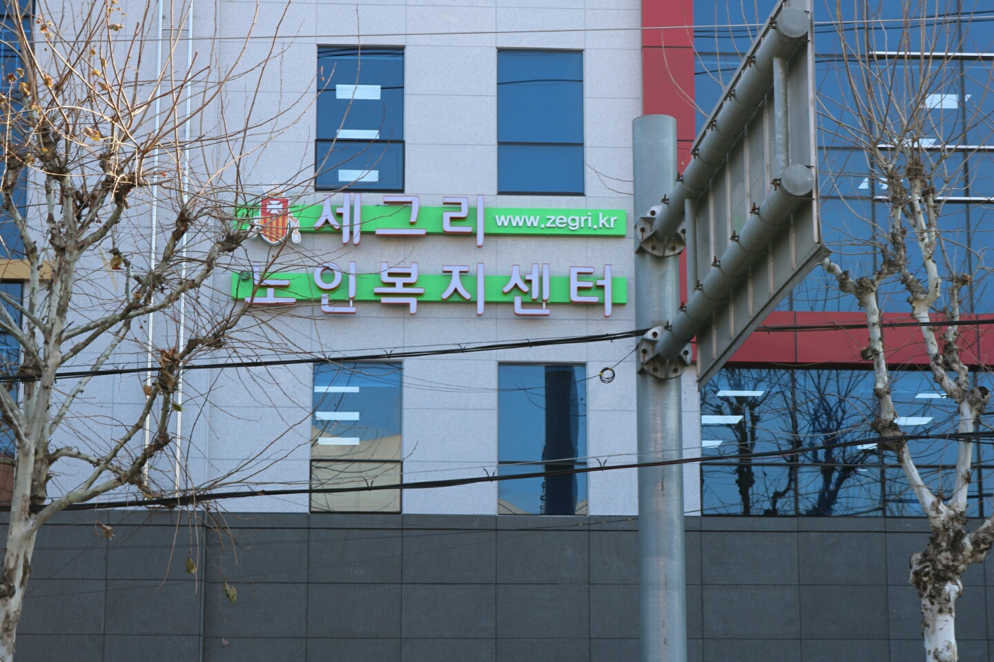 센터 이미지