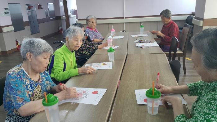 센터 이미지