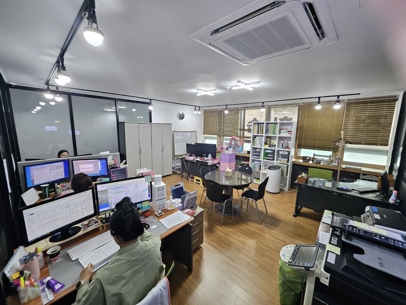센터 이미지