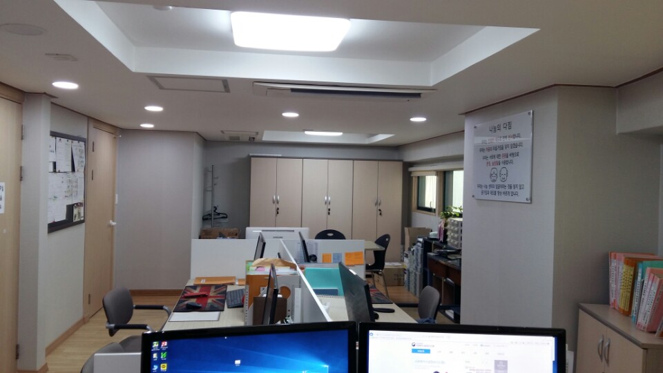 센터 이미지