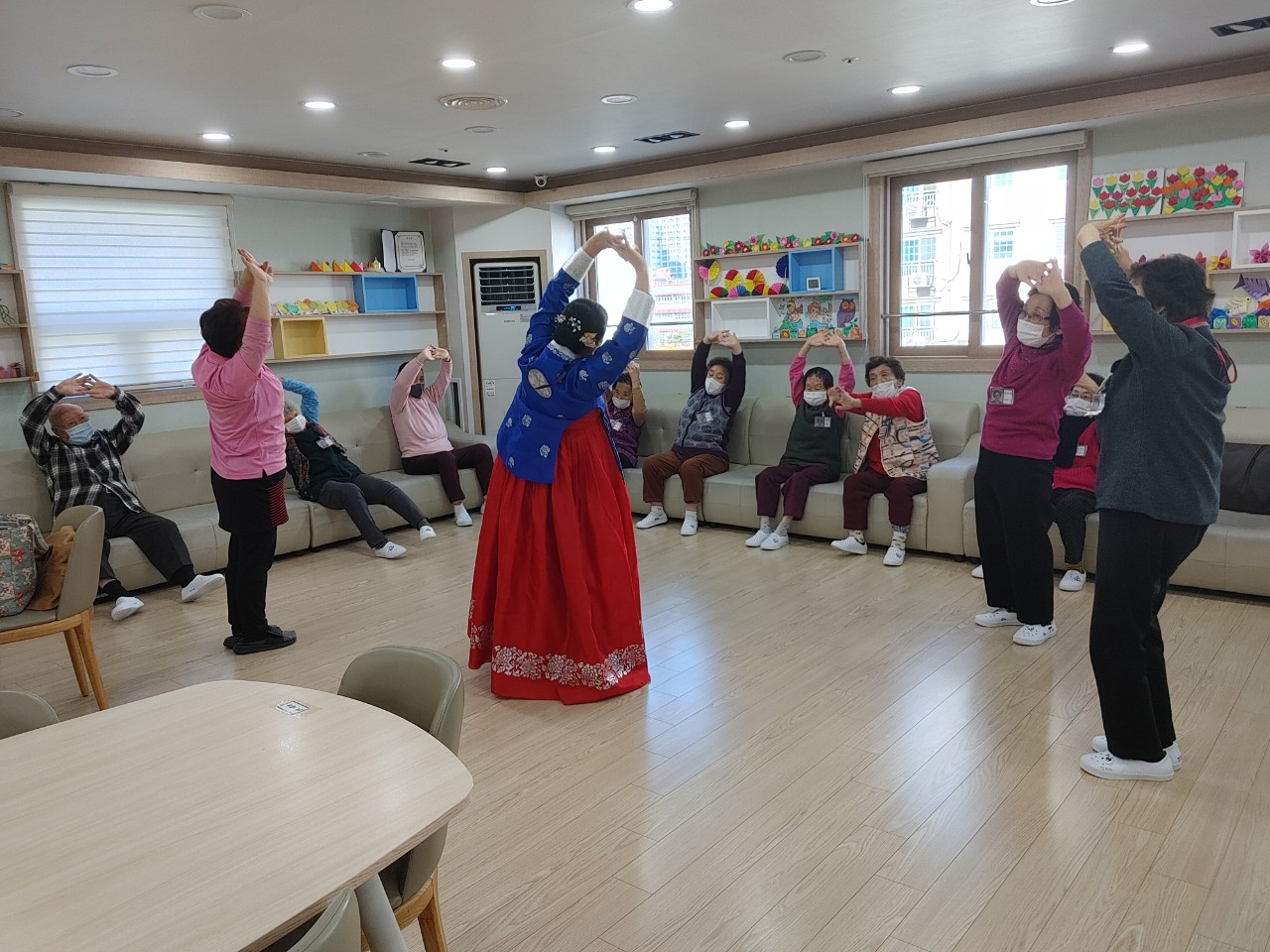 센터 이미지