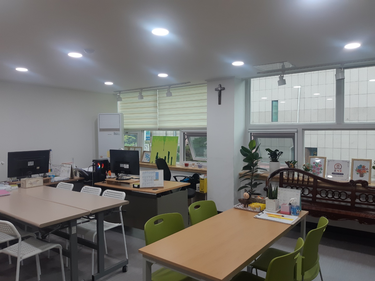 센터 이미지