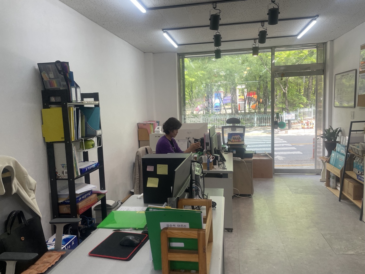센터 이미지