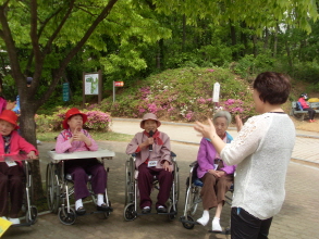 센터 이미지