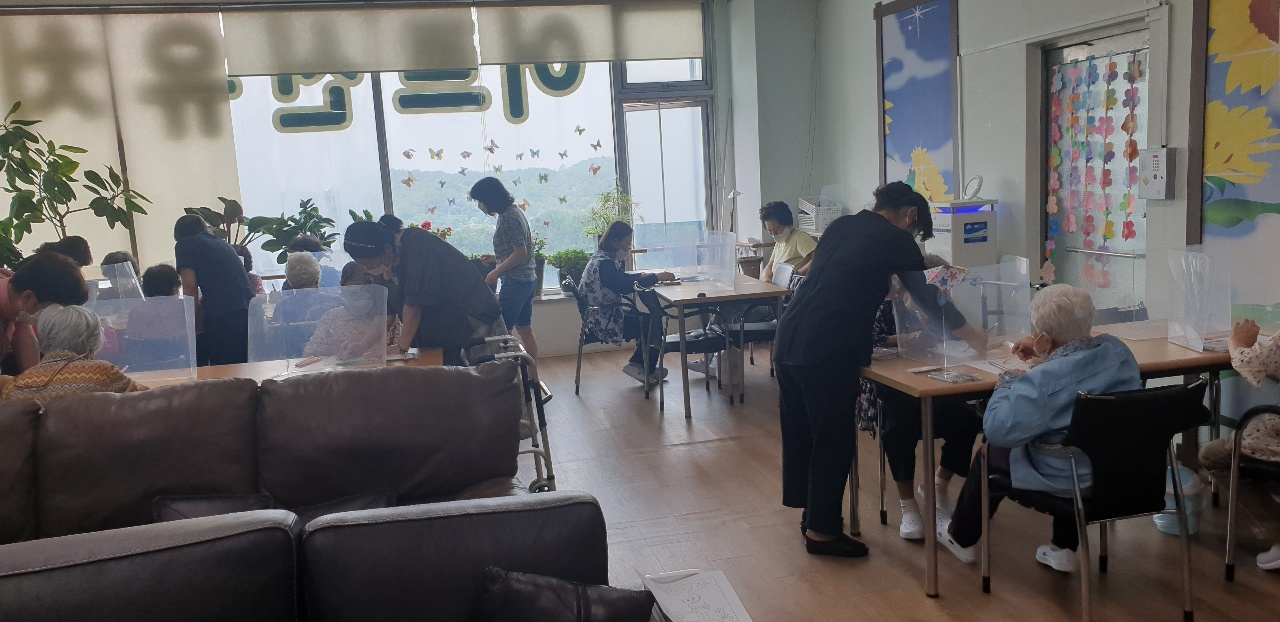 센터 이미지
