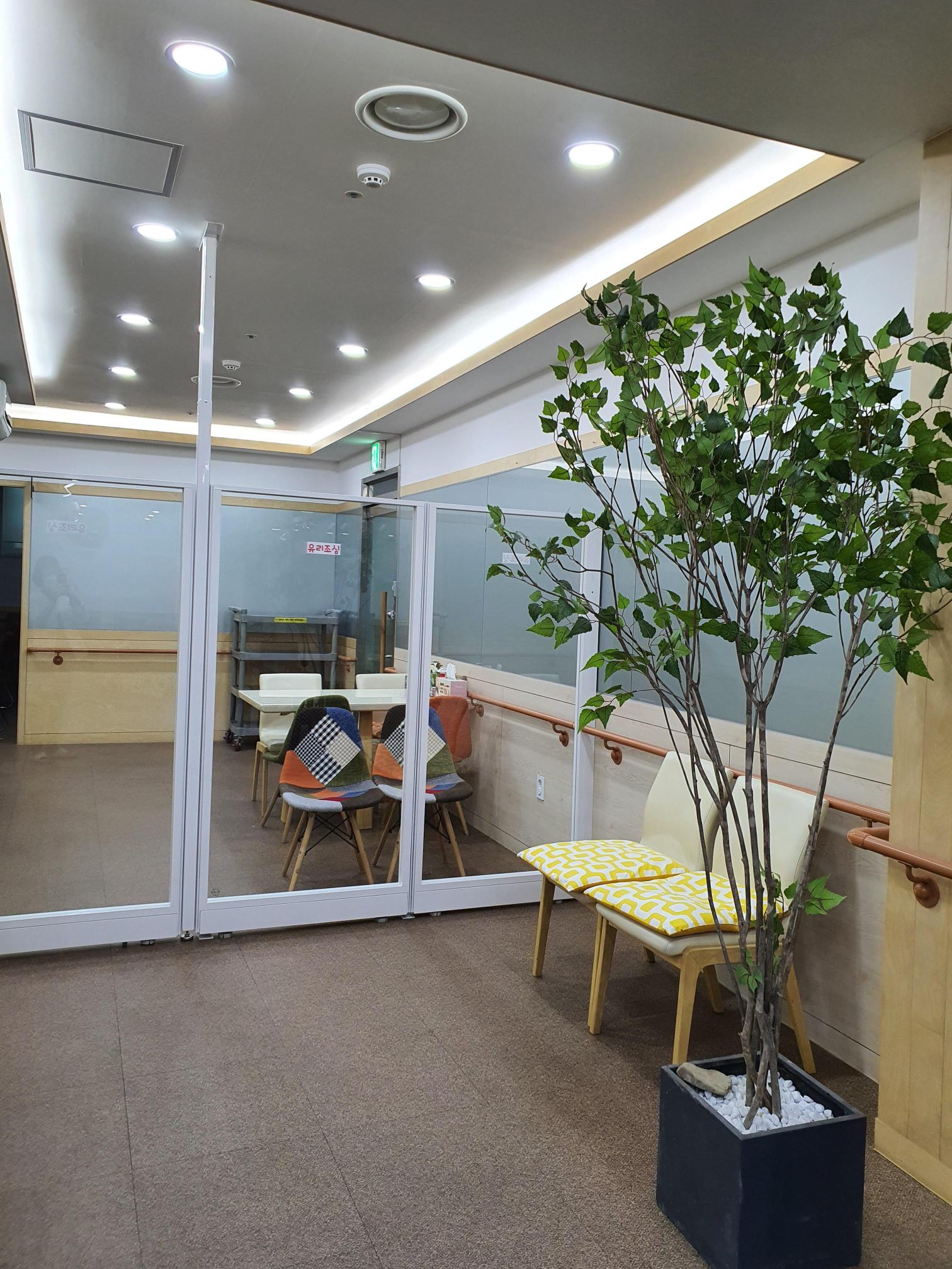 센터 이미지