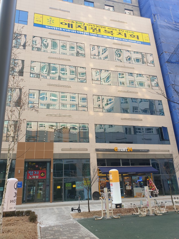 센터 이미지
