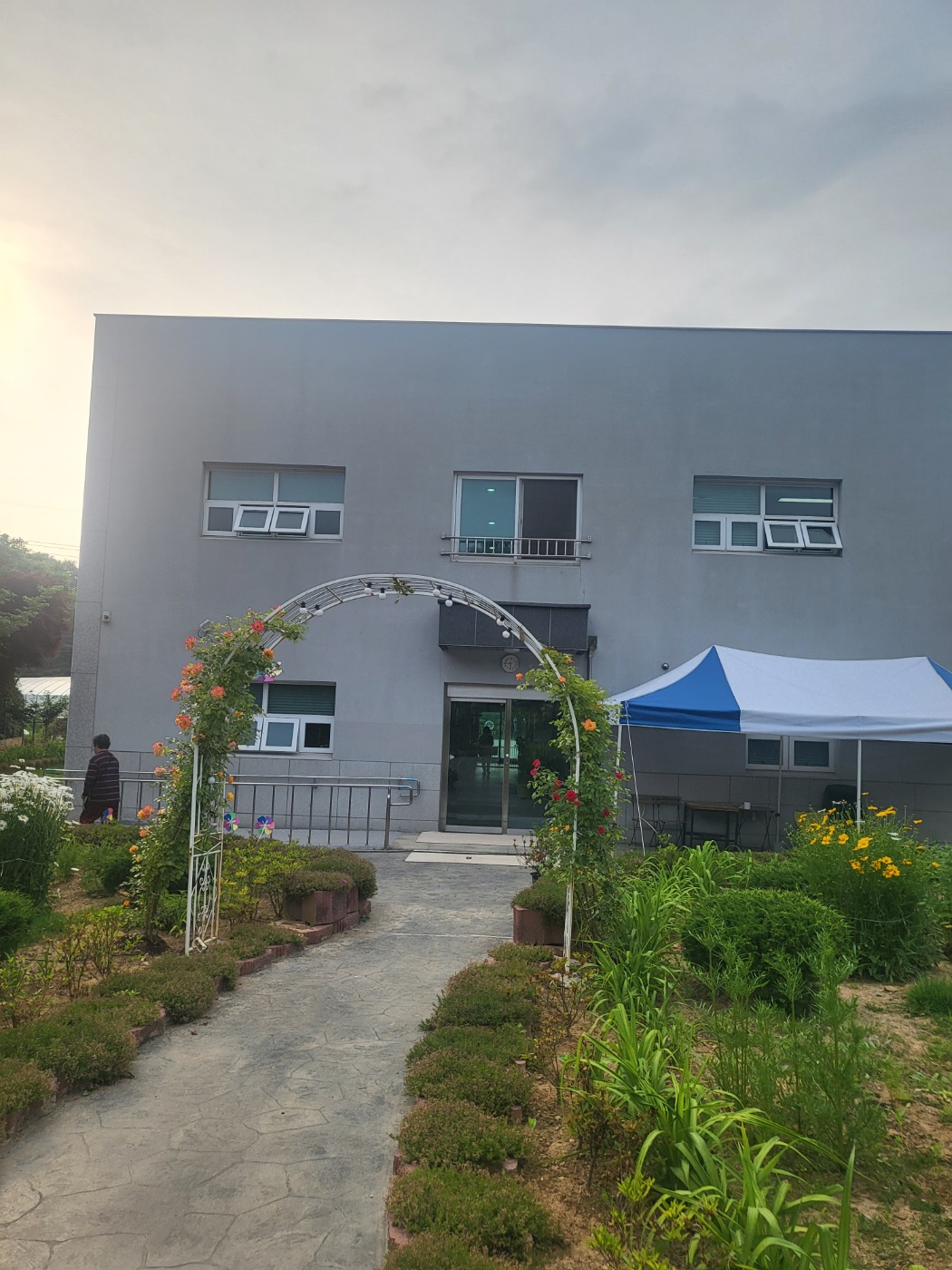 센터 이미지