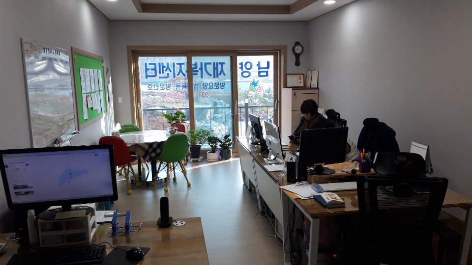 센터 이미지