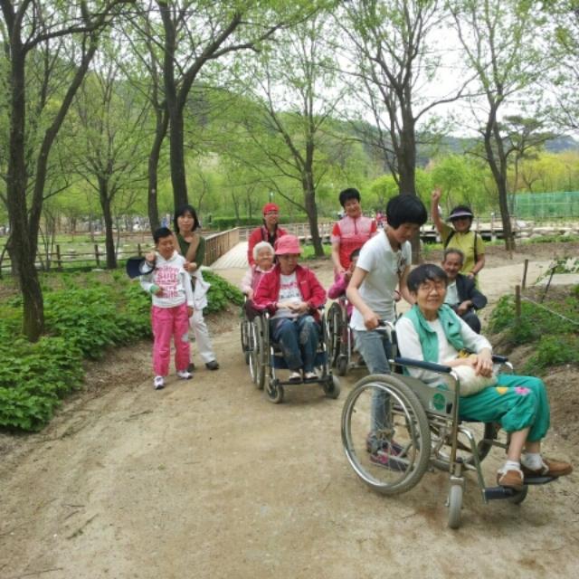 센터 이미지