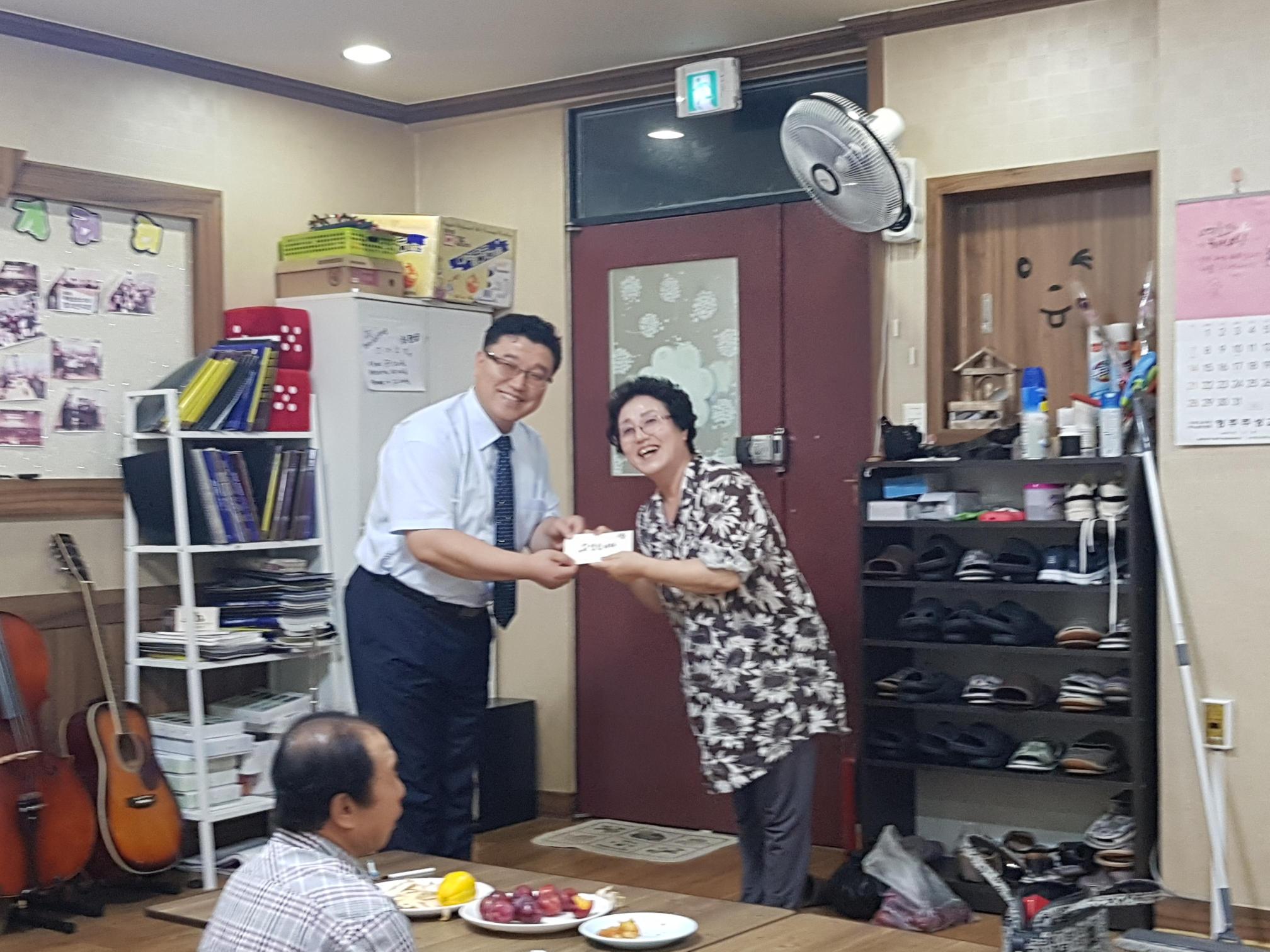 센터 이미지
