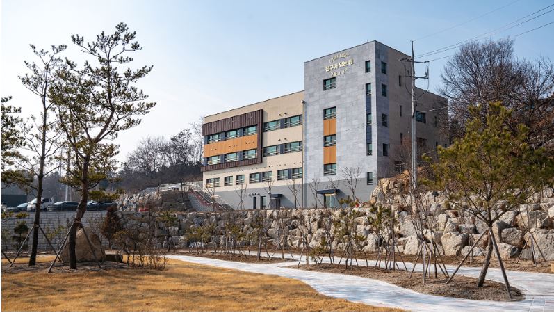 센터 이미지
