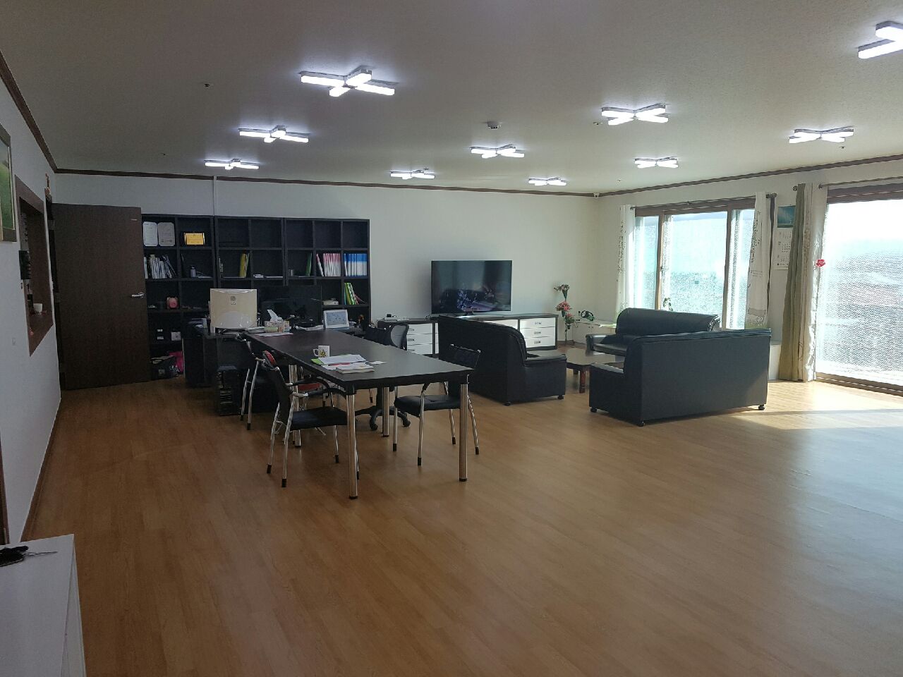 센터 이미지