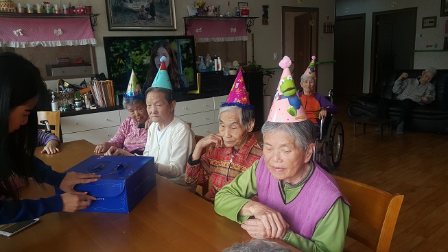 센터 이미지