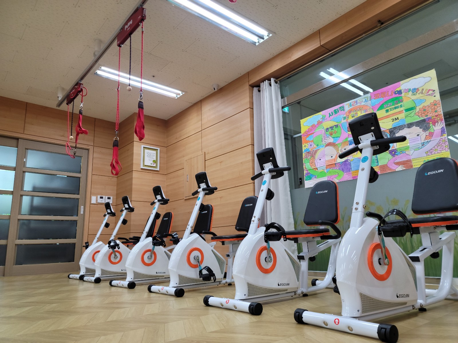 센터 이미지