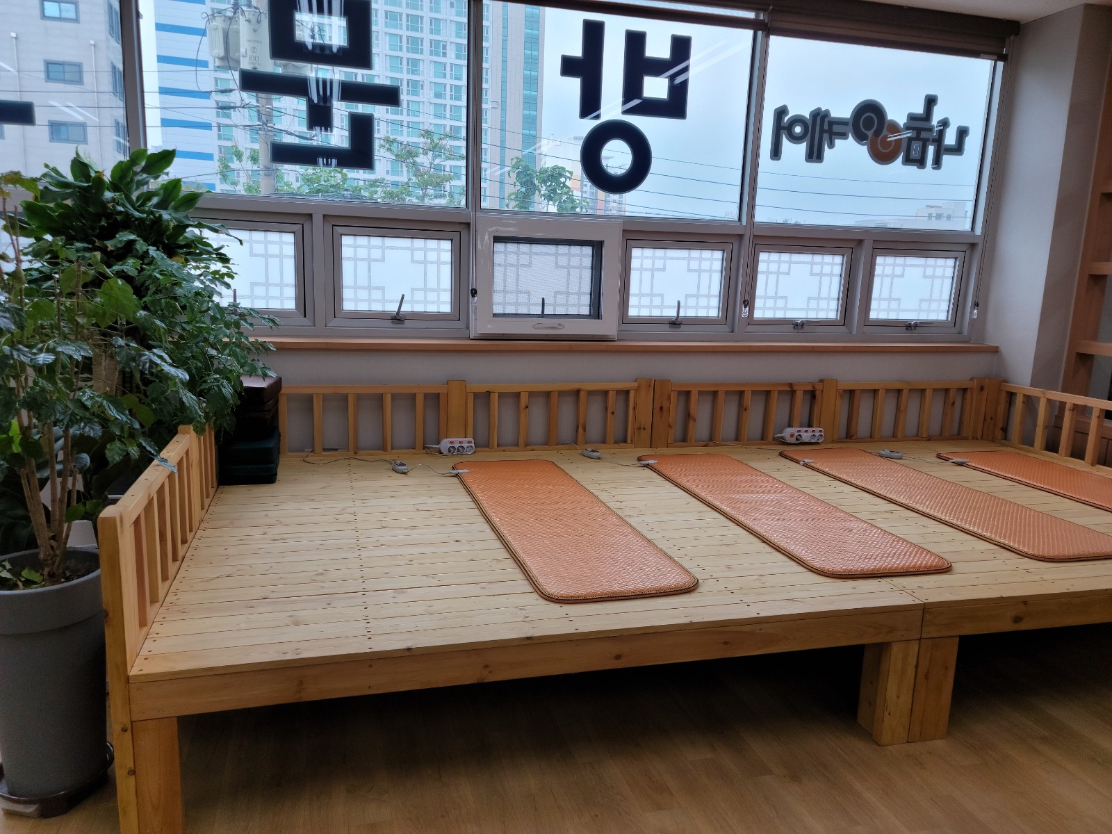 센터 이미지