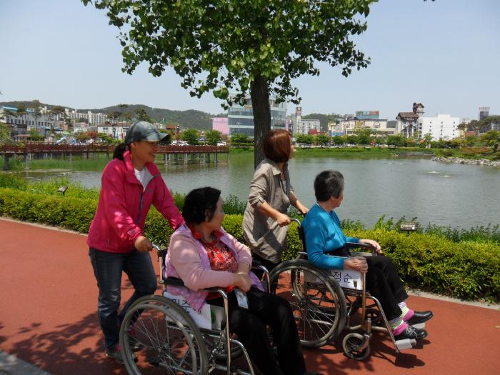 센터 이미지