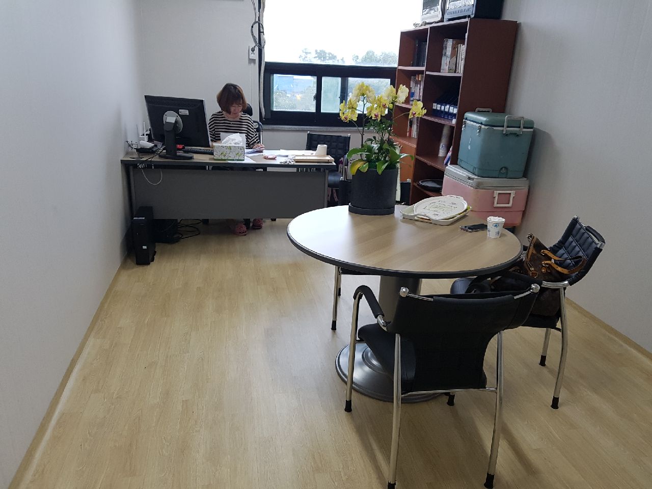 센터 이미지
