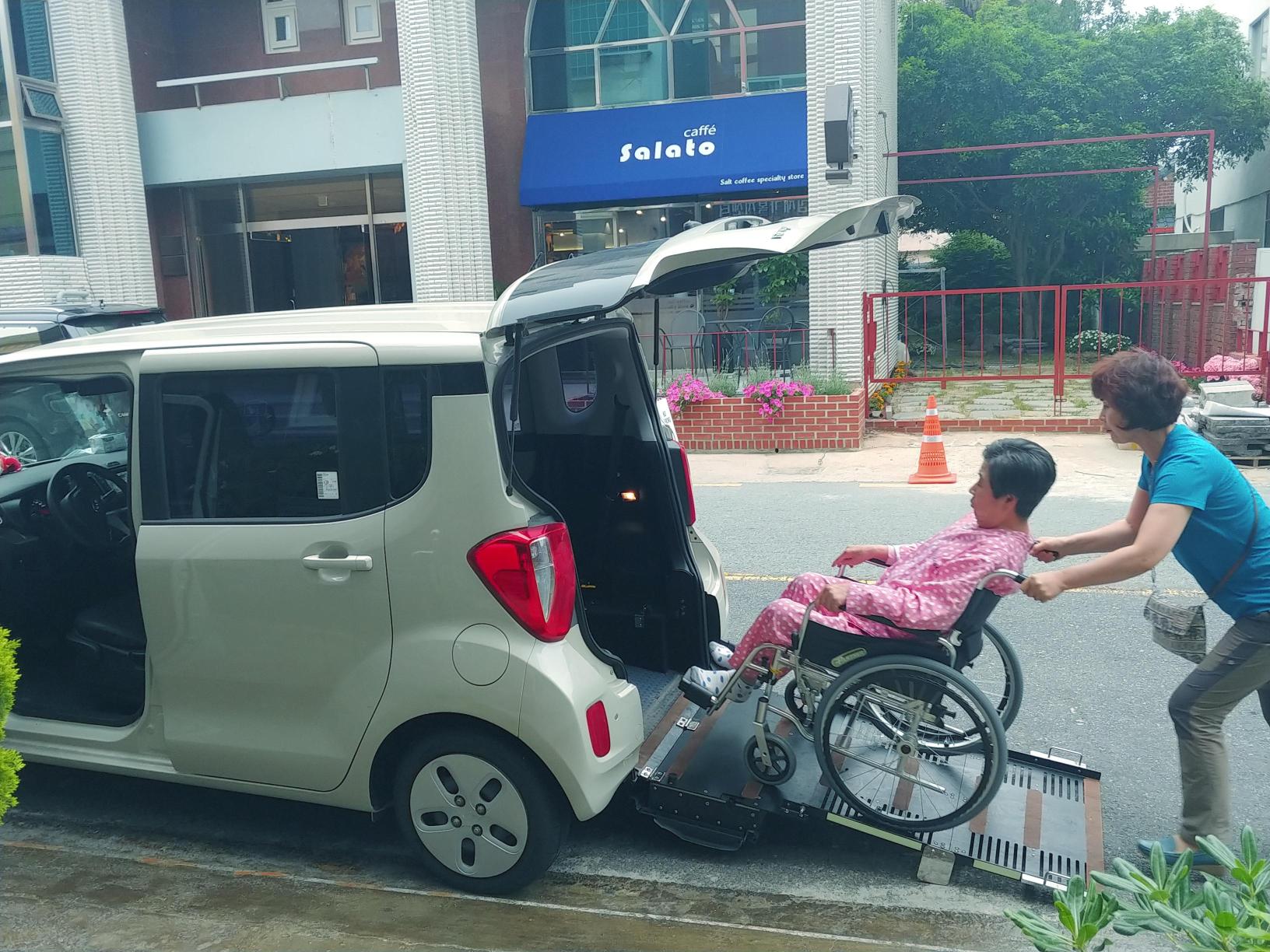 센터 이미지