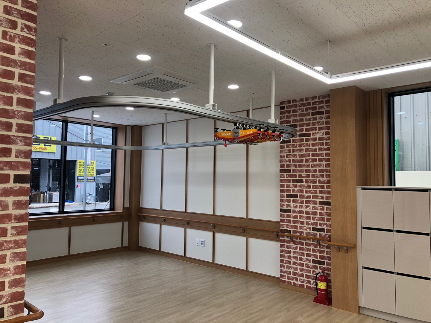 센터 이미지