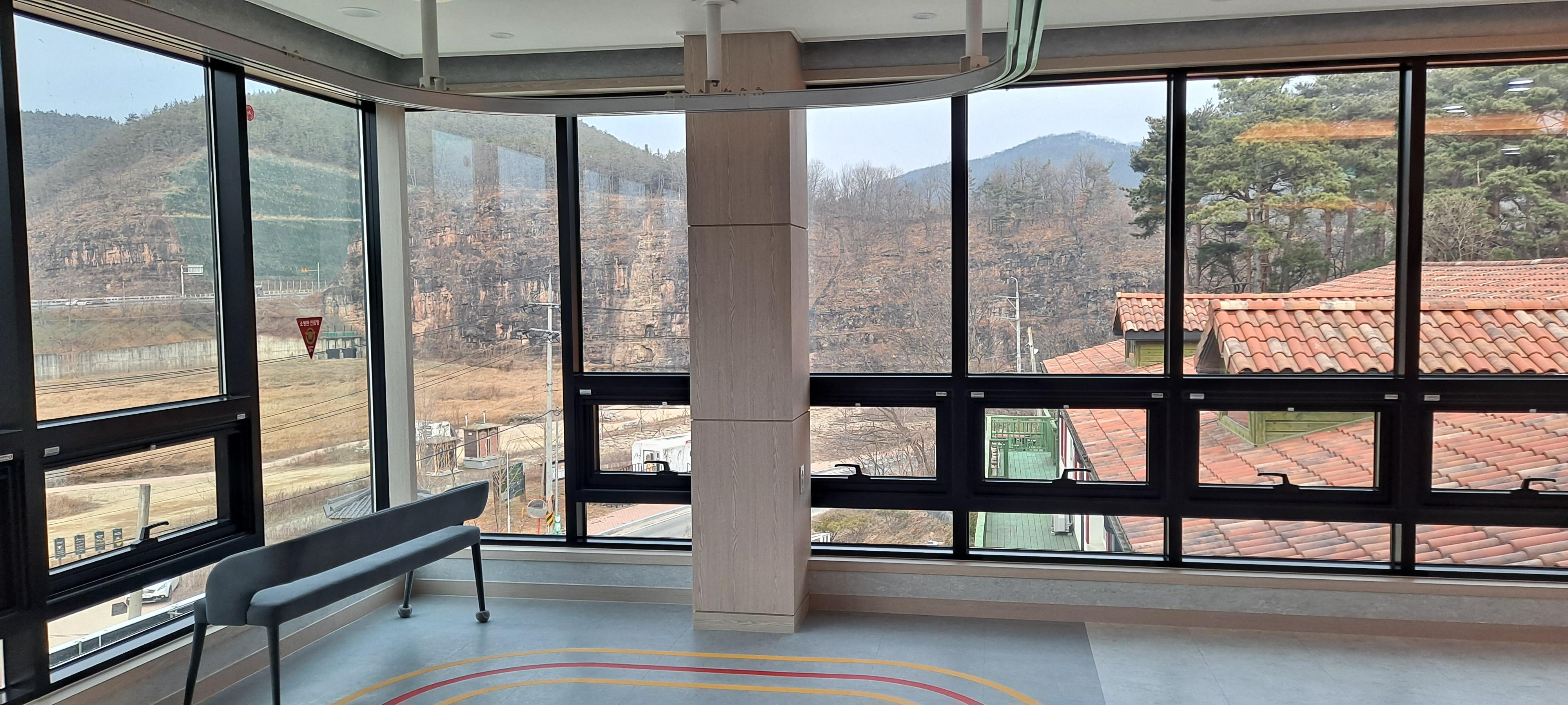 센터 이미지