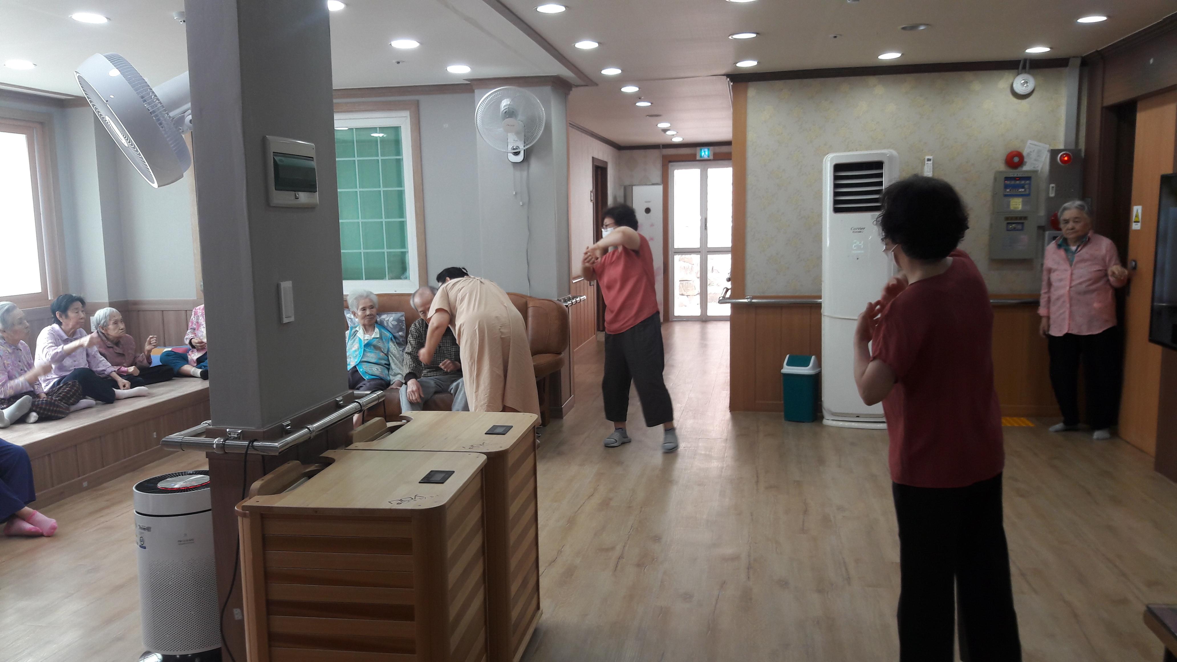 센터 이미지