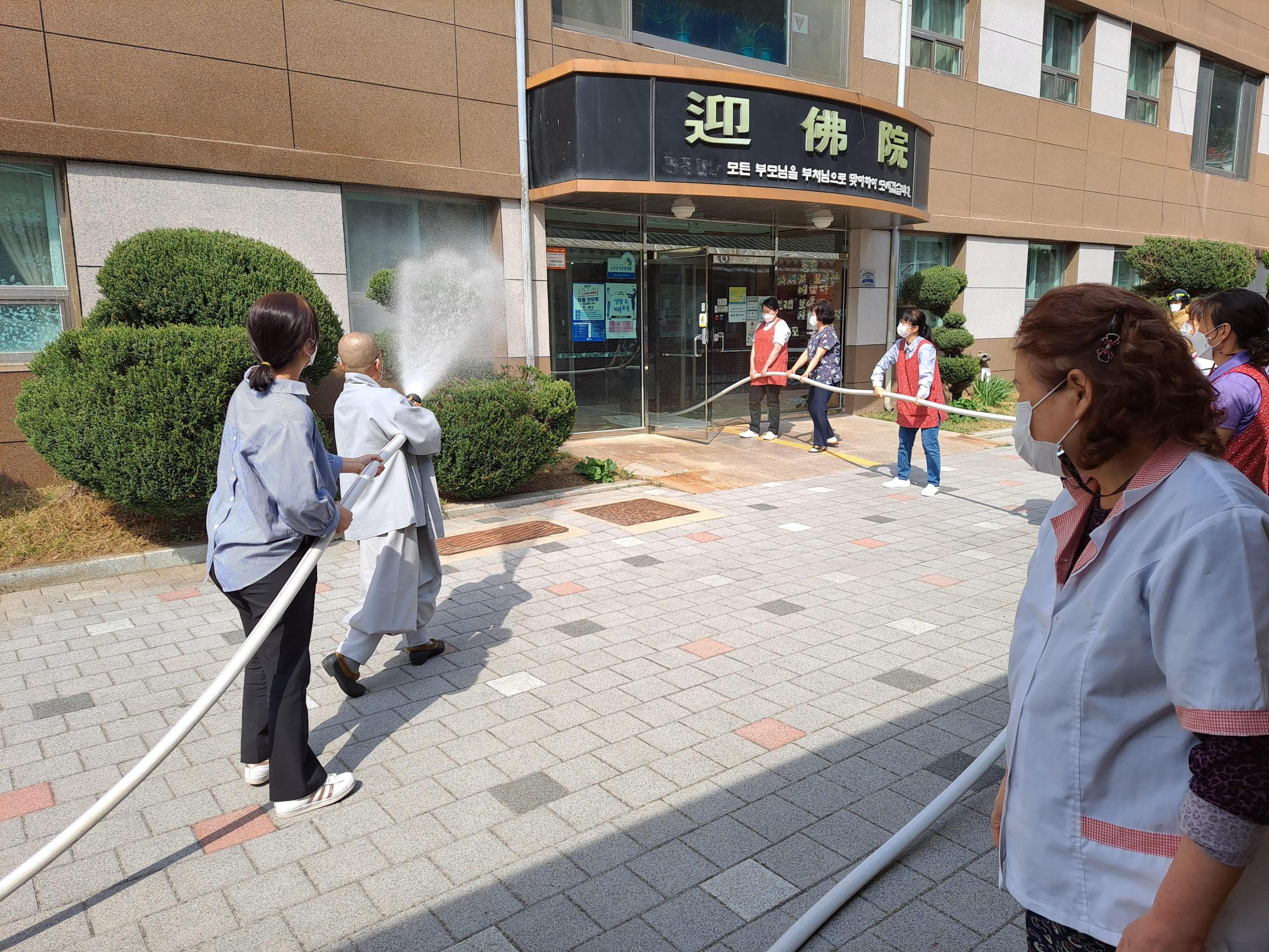 센터 이미지