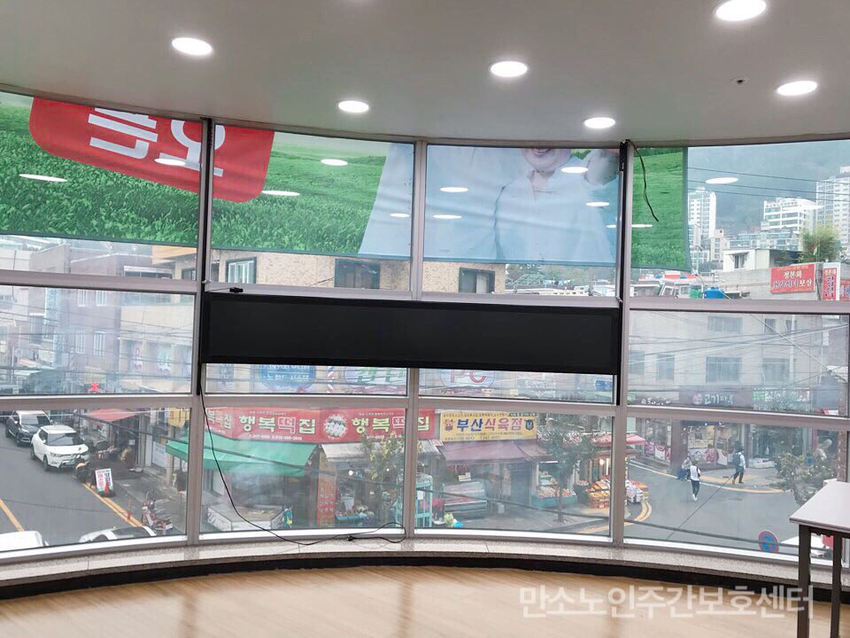 센터 이미지