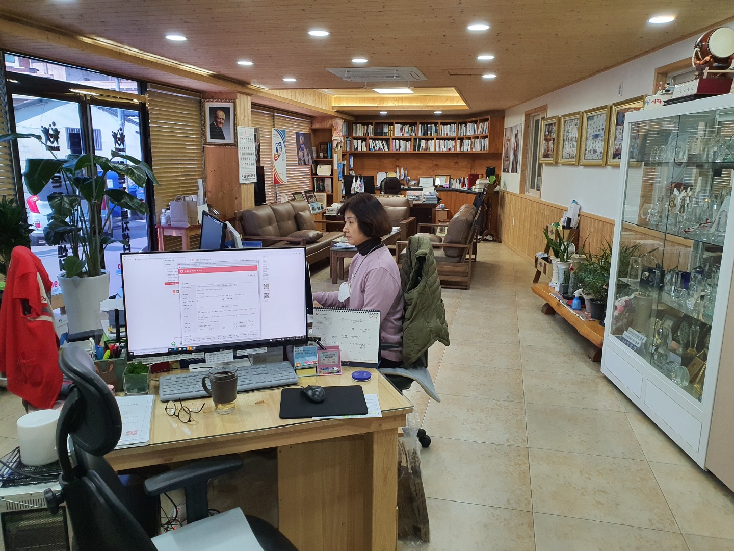 센터 이미지