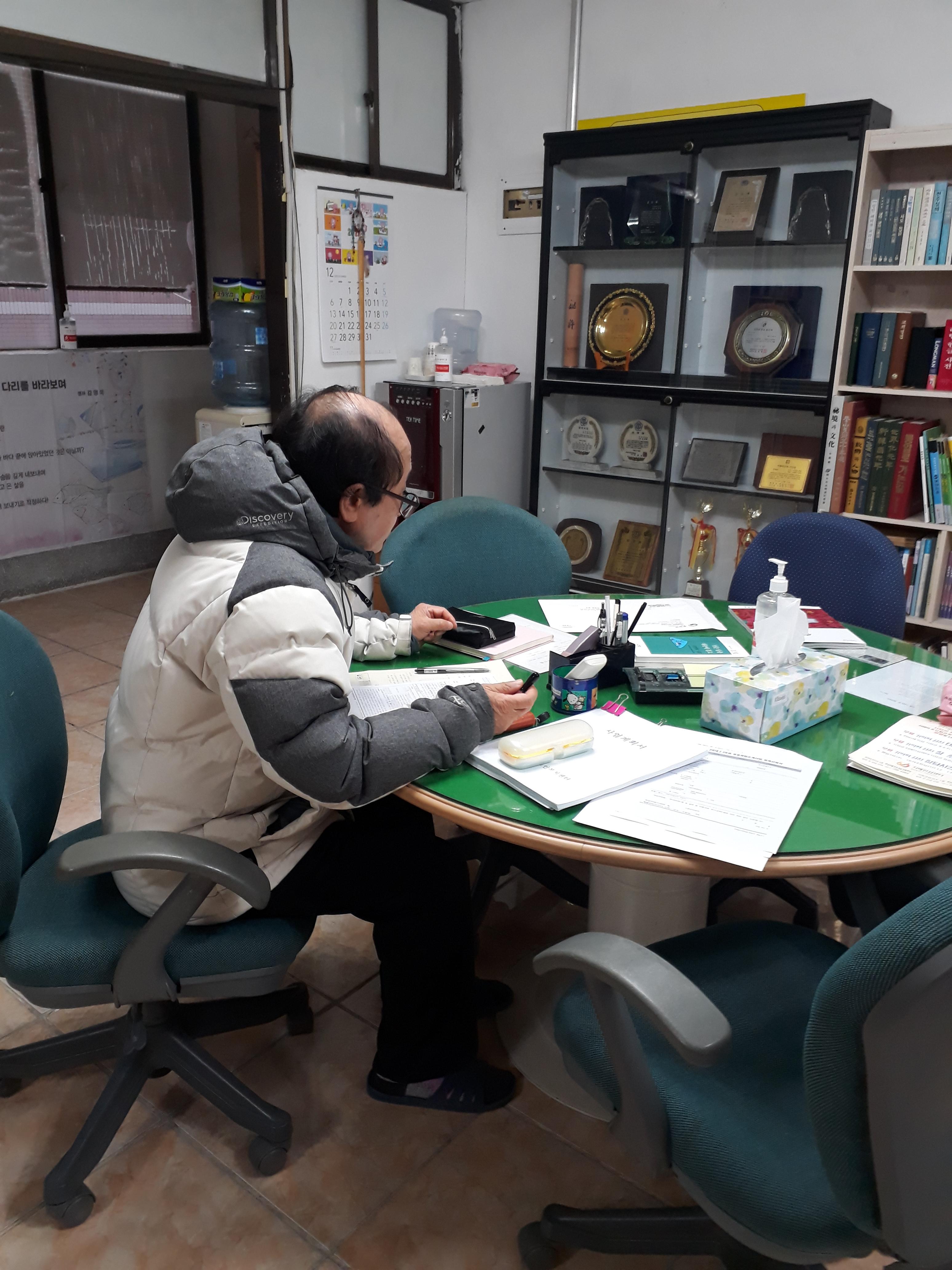 센터 이미지