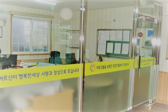 센터 이미지