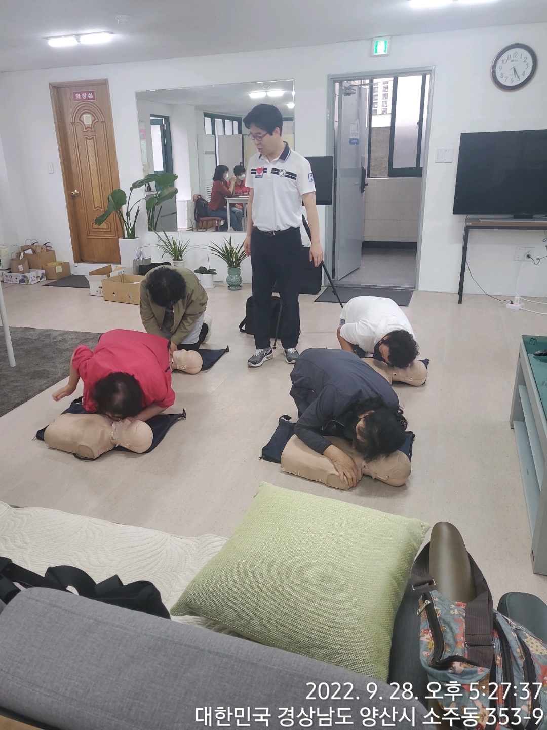 센터 이미지